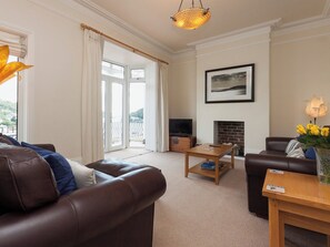 Comfortable living room with superb water views | Oystercatcher, Dartmouth