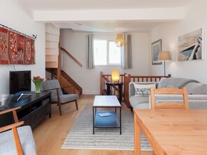 First floor open plan living area | Kitcat Cottage, Dartmouth
