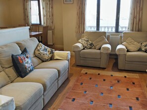 Homely living room | Woodpecker Cabin, Bridlington Links, Sewerby, Bridlington