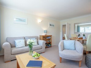 Living room | Mayflower Court 10, Dartmouth