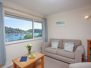 Living room | Mayflower Court 10, Dartmouth