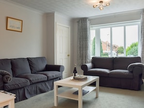 Living room | Flo’s Place, Pickering