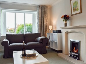 Living room | Flo’s Place, Pickering