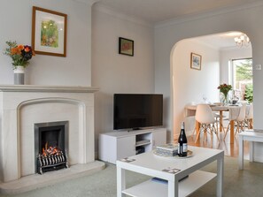 Living room | Flo’s Place, Pickering