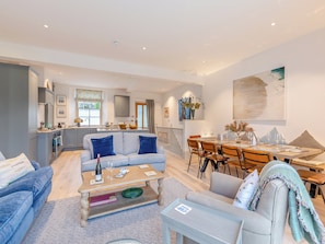 Open plan living space | Rockstedde, Salcombe