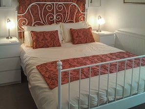 Double bedroom | Squirrel Cottage, Windermere
