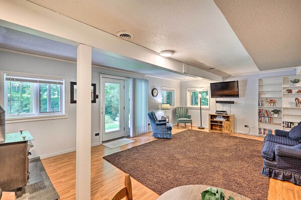 Roan Mountain Vacation Rental | 1BR | 1BA | Stairs Required for Access