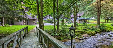 Roan Mountain Vacation Rental | Studio | 1BA | 400 Sq Ft | Steps Required