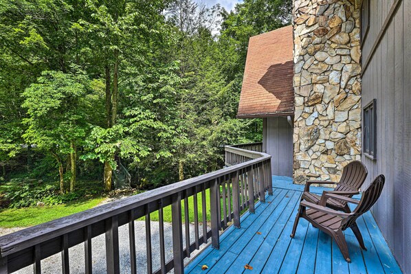 Roan Mountain Vacation Rental | 1BR | 1BA | 500 Sq Ft | 2 Steps to Access