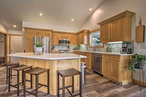 Kitchen | Fully Equipped