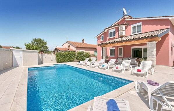 pool
