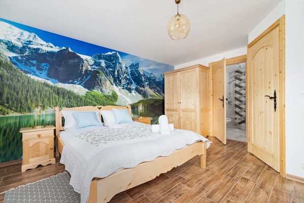 A quiet bedroom perfect for relaxing. 