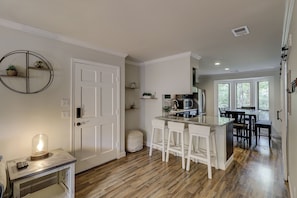 Entry/Kitchen