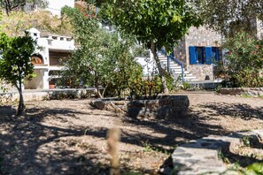 View of the garden and the BBQ facilities