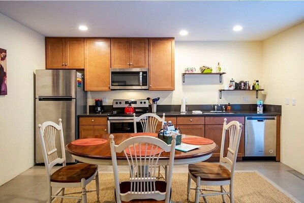 Cook holiday meals in this full kitchen!