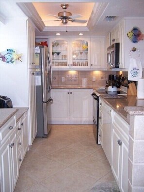 1007 Kitchen