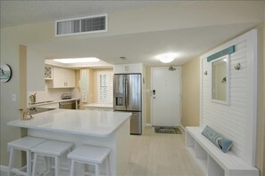 Entry/Kitchen