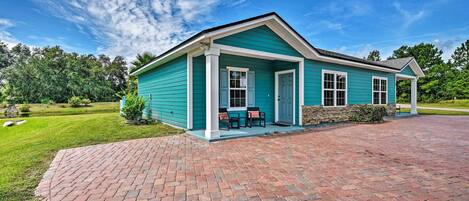 Palatka Vacation Rental | 2BR | 1.5BA | 1,200 Sq Ft | Step-Free Access