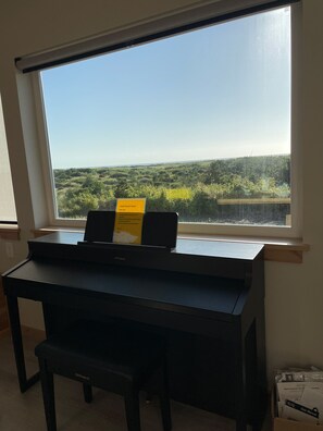 Piano and view of the ocean