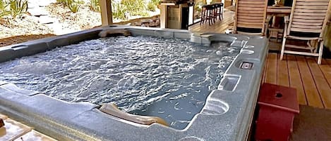 Jacuzzi for 5