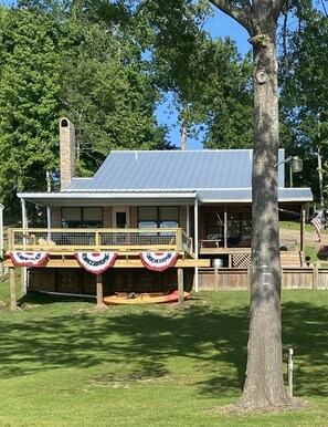 Front view of Lakehouse from the lake