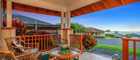 Enjoy your evening ocean views on the front lanai