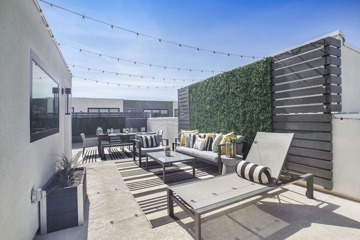 San Pedro Art District Retreat with free EV Charger