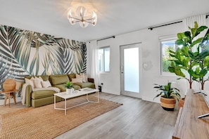 Everest Suite 2BD / 2 BA Miami Beach Lincoln Villa Free Parking