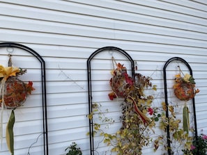 Front Garden Trellis - Fall Decoration