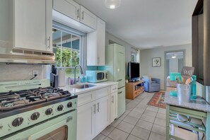 Brand new retro style Fridge, Microwave, Keurig & Gas Stove