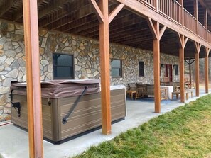 Hot Tub and Outdoor Lounge