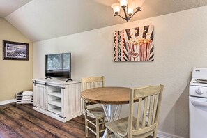 Interior | Free WiFi | Smart TV | Central Heat & A/C