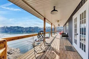 Seating area on top balcony