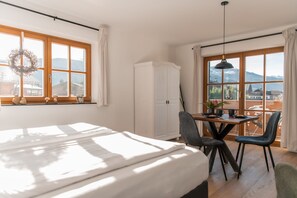 Ferienwohnung Enzian 32 qm mit Balkon, 1 separates Schlafzimmer-die Wohnung Enzian