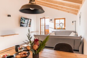 Ferienwohnung Alpenrose 61 qm mit Terrasse, 1 separates Schlafzimmer-die Wohnung Alpenrose