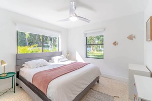 A plush king-sized bed to get a good night’s rest.