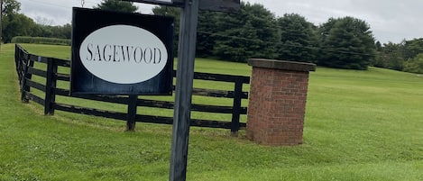 Sign at end of Sagewood drive