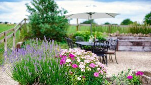 Courtyard garden, The Gallery, Bolthole Retreats