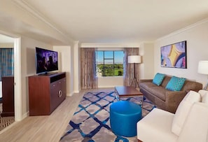 laslv-hi-res-suite-living-outward