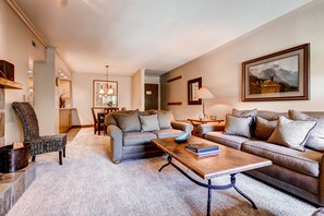 Welcoming living room with comfortable furnishings.