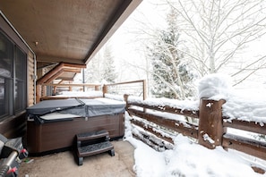 Private hot tub on the patio