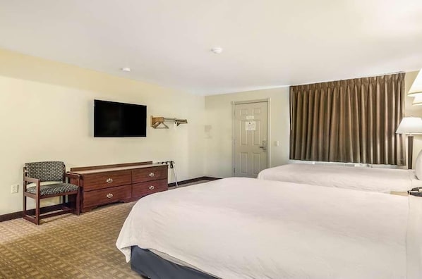 Spacious unit with 2 Queen size beds. Exact unit will be assigned upon arrival. Views, colors and decor may vary.