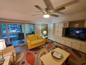 Living room west