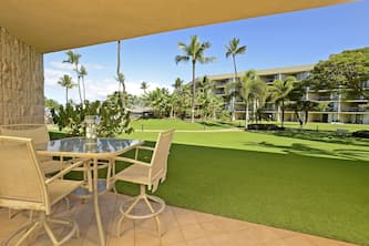 Maui Sunset B-115 | Community Pool & Hot tub