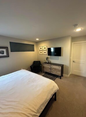 Room 1 - King
