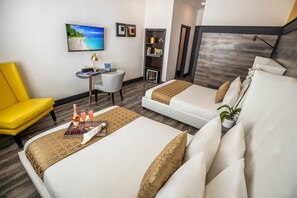Unit with 2 Double size beds