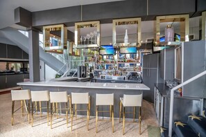 Bar (en la propiedad)