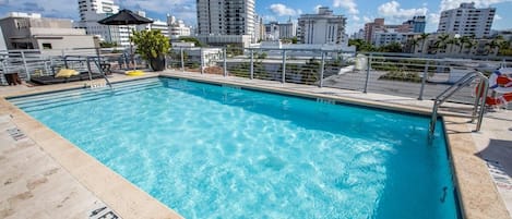 Beautiful and large swimming pool, family fun!