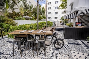 Outdoor dining