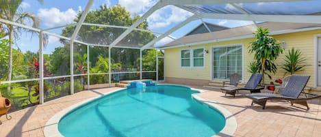Largo Vacation Rental | 5BR | 3.5BA | 2 Stories | 3,100 Sq Ft | Step-Free Entry